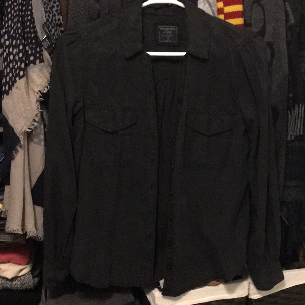 Abercrombie & Fitch black shirt